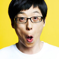 Kue Ultah dengan Replika Belalang untuk Yoo Jae Suk