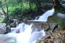 7 Air Terjun Paling Keren Tak Jauh dari Jakarta