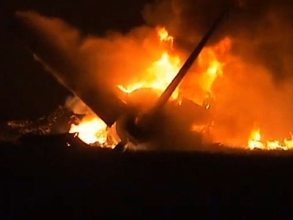 Pesawat Kargo UPS Jatuh dan Terbakar