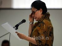 Ratna Dewi Umar Bacakan Pledoi