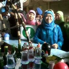 Khofifah Cicipi Soto Saat Kunjungi Pasar Besar Ngawi