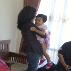 Setelah 3 Tahun Berpisah, Mantan TKW Ini Akhirnya Bertemu Anaknya