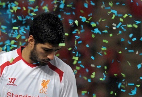 Suarez Bantah Katakan Bakal Bertahan di Liverpool