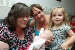 Setelah 6 Kali Keguguran, Wanita Ini Melahirkan Saat Hamil 23 Pekan