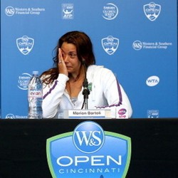 Marion Bartoli Gantung Raket