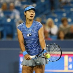 Li Na Dipaksa Main Tiga Set