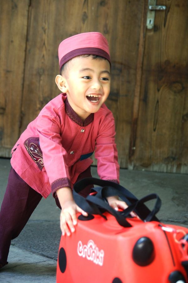 Recky Al Viggo, 35 Bulan, Lelaki