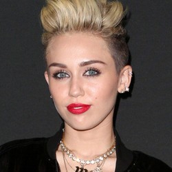 Miley Cyrus, Good Girl Gone Bad (2)