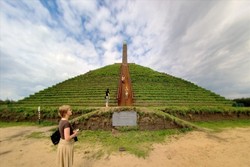 Belanda Juga Punya Piramida, Lho!