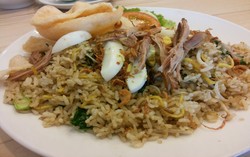 Dapur Mbokku: Uenake Rek! Sego Goreng Kluntung dan Rawon