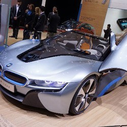 Gorilla Glass Mulai Incar Industri Otomotif