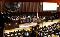 Merdeka! Gaji PNS, TNI, dan Polri Naik Lagi di 2014