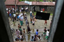 Unggah Foto di Facebook, Aktivis Muslim Rohingya Ditangkap