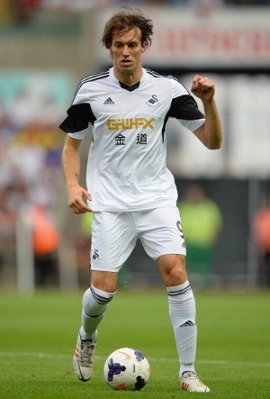 Laudrup ke Arsenal: Michu Tak Dijual