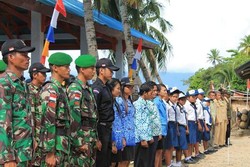 Merah Putih Berkibar di Perbatasan Indonesia