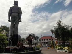 Mengenang Jasa Pahlawan Gubernur Suryo di Surabaya