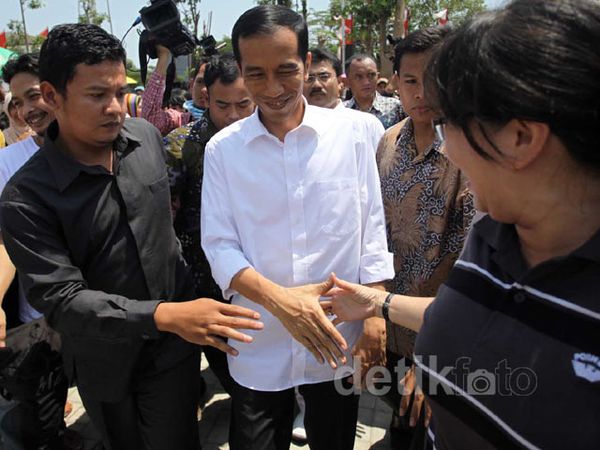 Jokowi Resmikan Taman Waduk Pluit