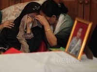 Suasana Duka di Rumah Aiptu Kus Hendratna