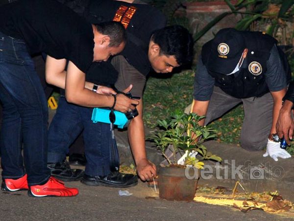 Puslabfor Olah TKP di Lokasi Penembakan