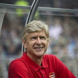 Wenger Waspadai Serangan Balik Villa