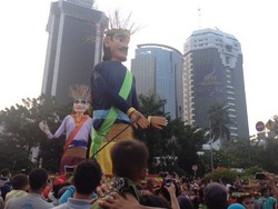 Ondel-ondel Raksasa Kontingen DKI Jakarta Banyak Diminati Warga