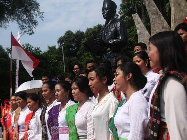 Jemaat GKI Yasmin dan HKBP Filadelfia Ibadah di Tugu Proklamasi