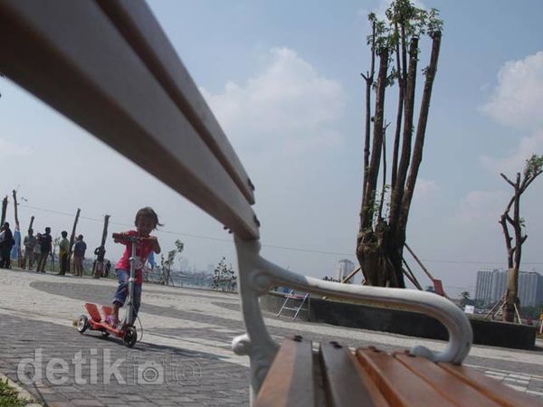 Taman Waduk Pluit Mulai Digunakan Warga