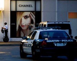 Butik Chanel Dimasuki Pencuri, 30 Tas Mewah Nyaris Lenyap