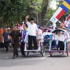 Kampanye di Lumajang, Pakde Karwo disambati Guru PAUD