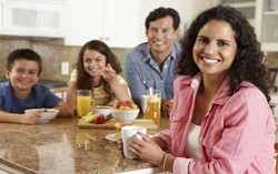 Kalau Tak Ingin Alami Penuaan Dini, Hindari Pola Makan Ini