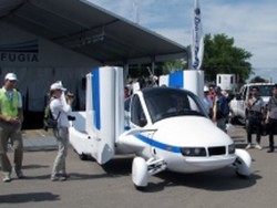 Mobil Terbang Akhirnya Mengangkasa