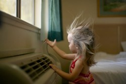 Jangan Asal Pasang AC di Kamar Anak, Paru-parunya Rentan Rusak karena Dingin