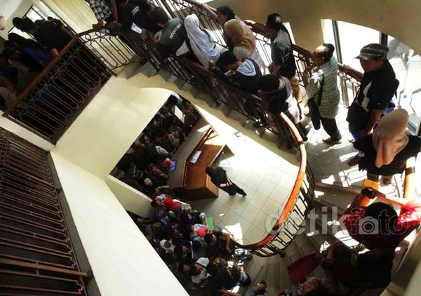 Antrean Panjang Undian Lapak Tanah Abang