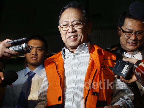 Dada Rosada Resmi Ditahan