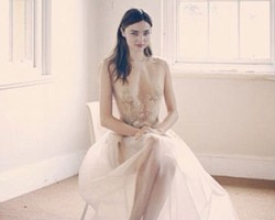 Seksinya Miranda Kerr Dalam Balutan Dress Transparan