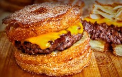 Wah, Ada Burger Cronut di Canadian National Exhibition!