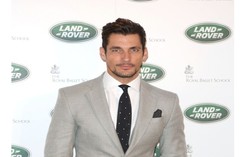 Supermodel Inggris Ciptakan Es Krim yang Tak Bikin Gemuk 