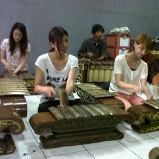 Gamelan Menarik Minat Mahasiswa Jepang