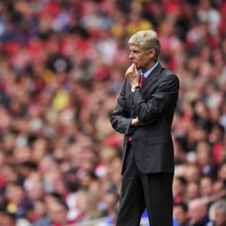 Petinggi Arsenal Didesak Tunda Sodori Wenger Kontrak Baru