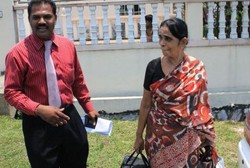 Perempuan Ini Diminta Tukarkan Paspor dengan Ginjal