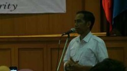  Jokowi: Perasaan, Saya Seperti Dude Herlino