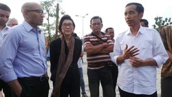 Berbahasa Inggris, Jokowi Pamer Waduk Pluit ke Staf Dubes Singapura