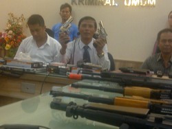 Polisi: Istri Kedua Teroris Abu Sofyan Jalani Bisnis Airsoft Gun Ilegal