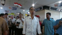Ke Tanah Abang, Jokowi Cek Lokasi untuk Bangun Jembatan Blok B-Blok G
