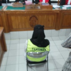 Terdakwa Pemotong Kelamin Abdul Muhyi Tertunduk Selama Persidangan