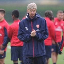 Soal Kans Fenerbahce Dicoret, Wenger Tak Mau Berjudi