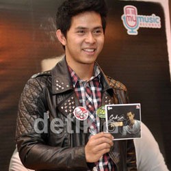 Cakra Khan Rilis Album Perdana