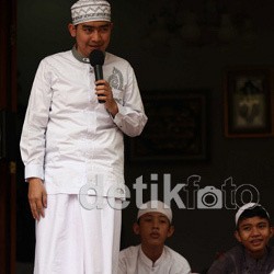 Soal Kisruh Tarif, Ustad Solmed Jadi Mister No Comment