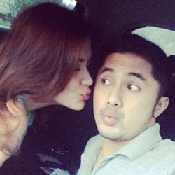 Momen Kemesraan Hengky Kurniawan dan Si Seksi Tata Sivek