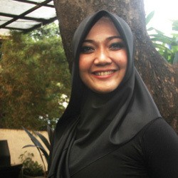 Ditanya Soal Kedekatannya dengan Ovie Wali Band, Sulis Tersipu Malu